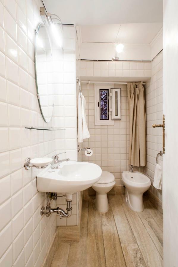 Santa Cecilia Apartment In Via Del Corso Řím Exteriér fotografie