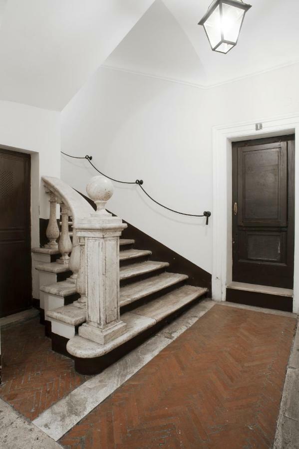 Santa Cecilia Apartment In Via Del Corso Řím Exteriér fotografie