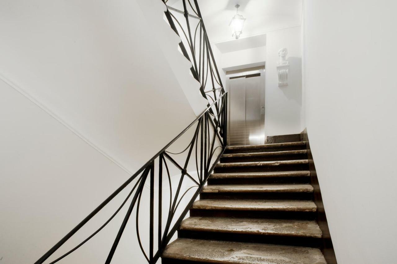 Santa Cecilia Apartment In Via Del Corso Řím Exteriér fotografie